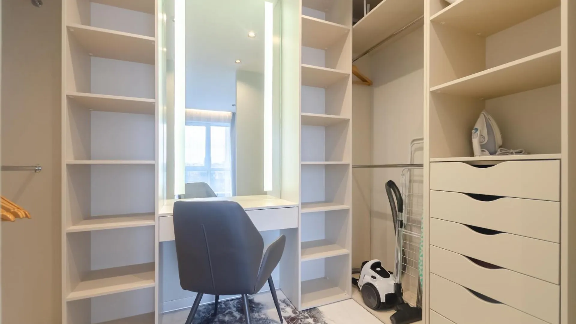 Petrovdom Apartments 07-23 In Rc Kvartet, Vasylia Lypkivskoho 16Б 基輔
